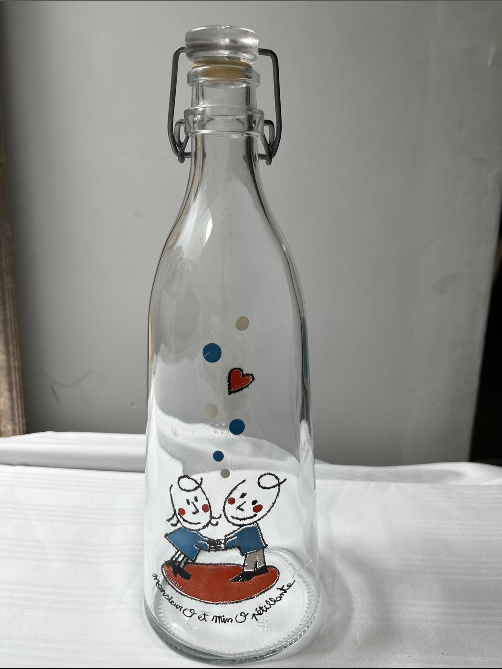 Glass Decorative 1l Bottle with Cute Couple Illustration